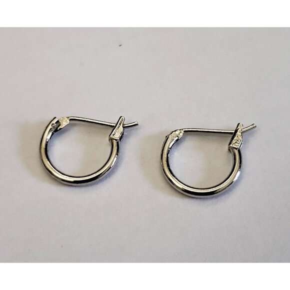 1-Pair Pierced Earrings Half Hoop Silver Tone 1/2 in Vintage - Picture 1 of 1